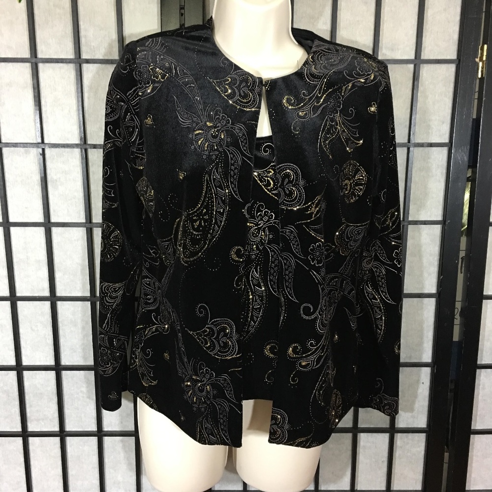 Cropped black embelish cardigan set  sz small